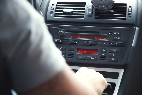 driver-438442_1280.jpg